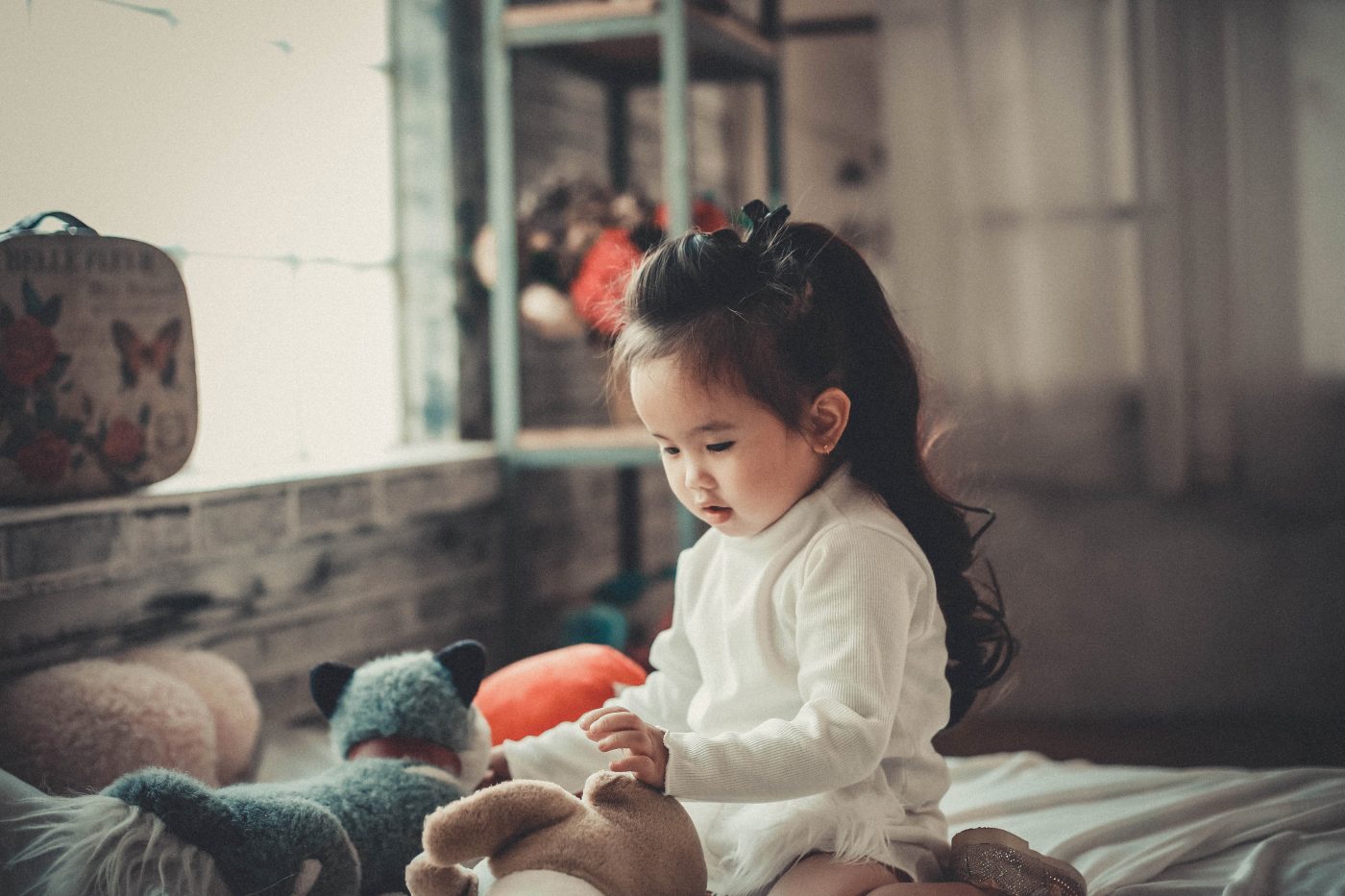How can parents choose toys that not only are fun, but also help a child learn? The American Academy of Pediatrics published a report title "Selecting Appropriate Toys for Young Children in the Digital Era."